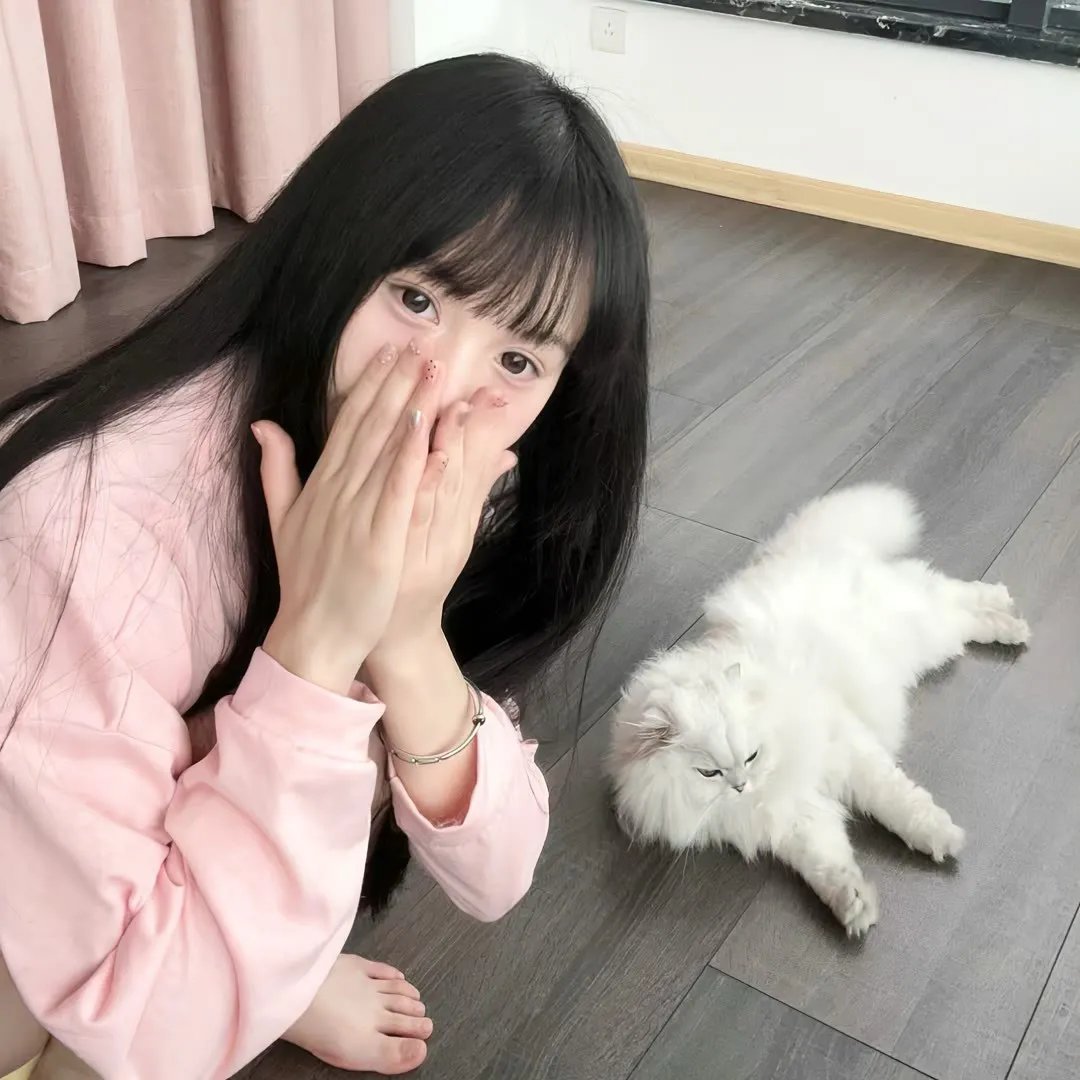 冰属性男子与酷酷女同事